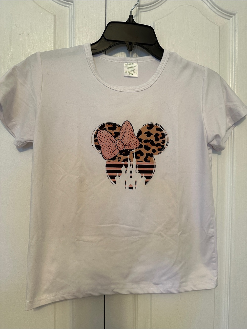 Girls White Tee with Pink Leopard Bow Minnie Graphic